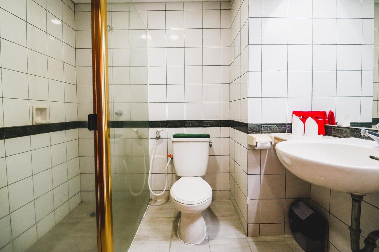 Reddoorz Plus Near Monumen Nasional Jakarta Exterior photo